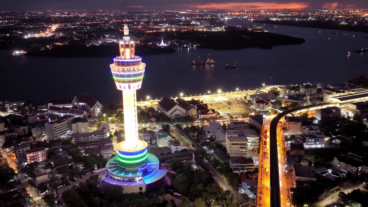 4K延时和超薄，快速的交通和美丽的滨江城市夜景。视频下载