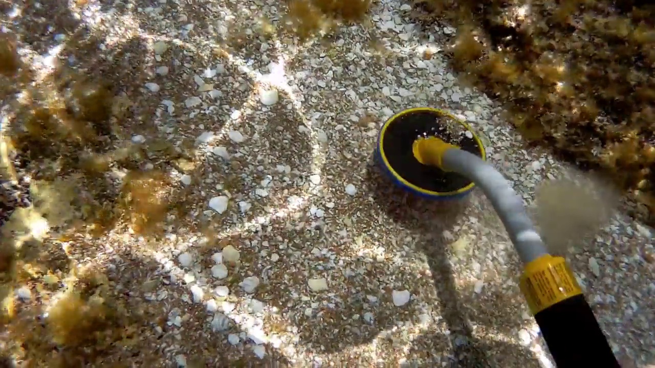 水下金属探测器。视频下载