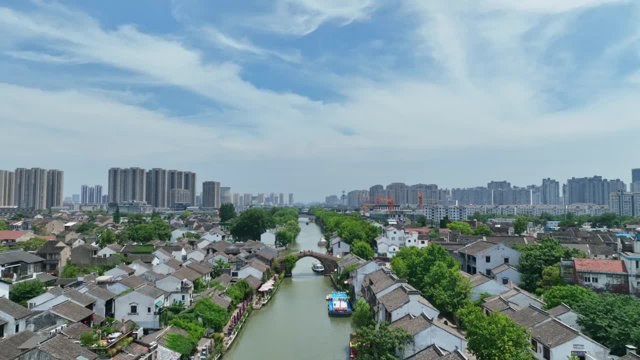 古运河风景秀丽的清明大桥视频素材