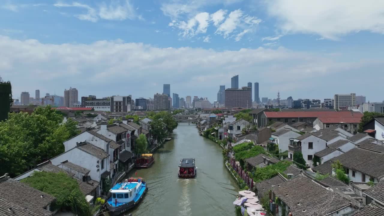 古运河风景秀丽的清明大桥视频素材