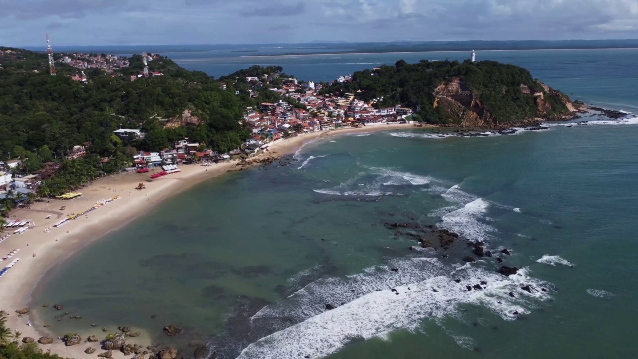 神奇的天堂海滩，有许多椰子树- Morro de São Paulo，巴伊亚，巴西视频下载