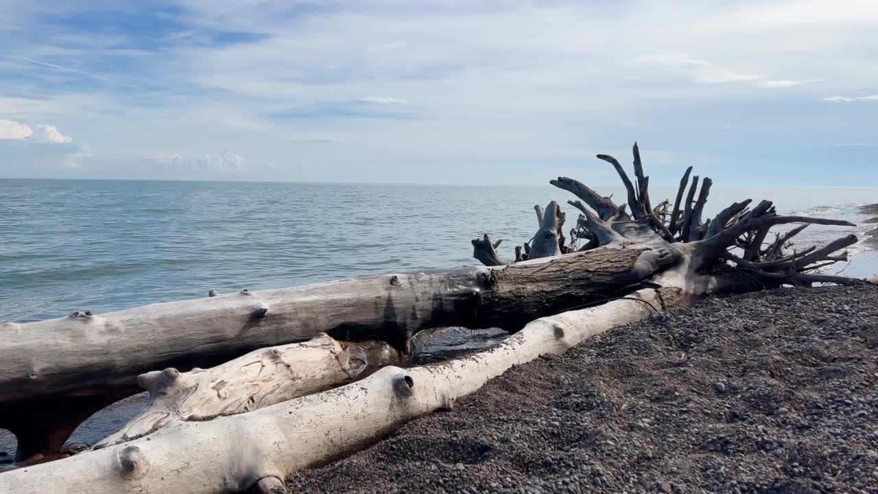 美好的一天里的伊利湖视频素材