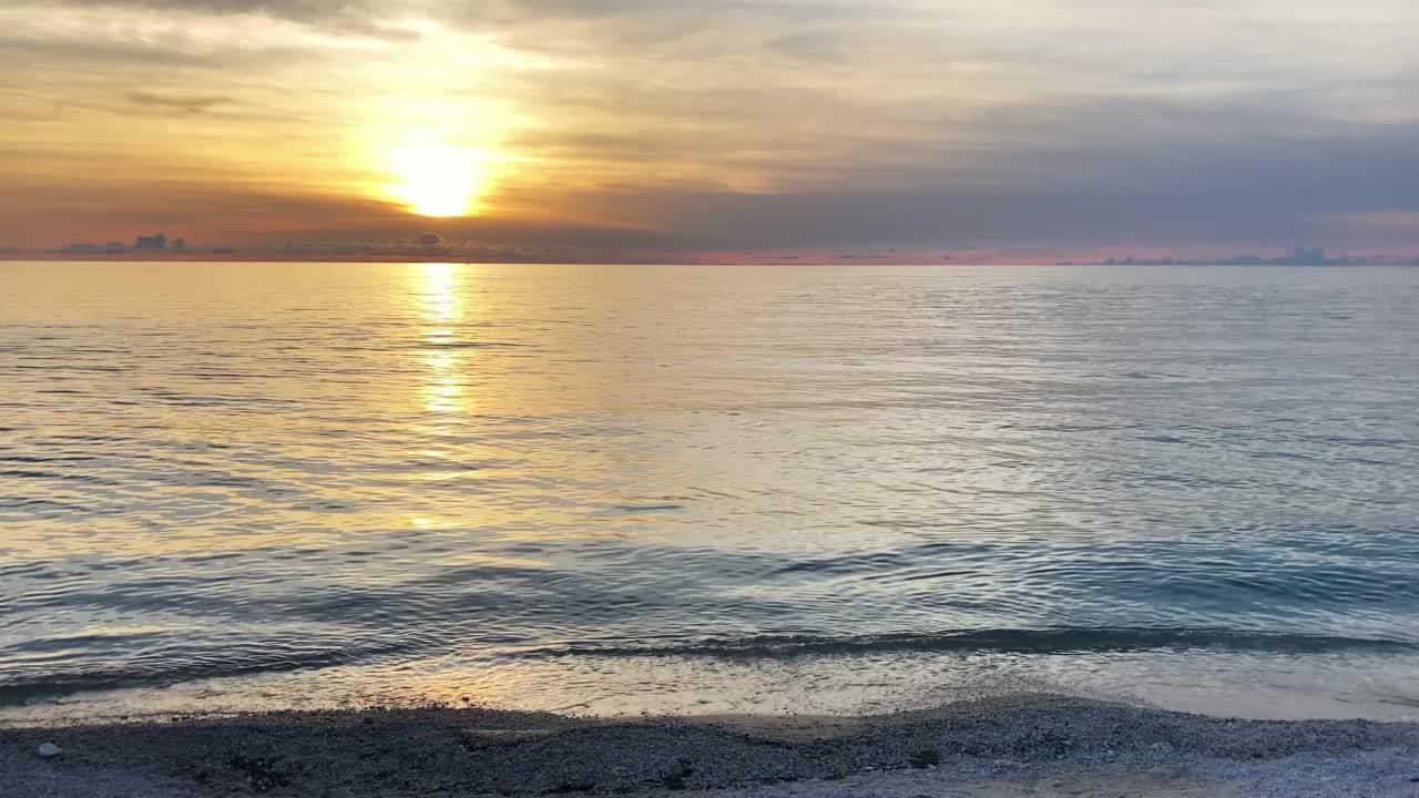 冲绳浦尾西海岸的夜景视频素材