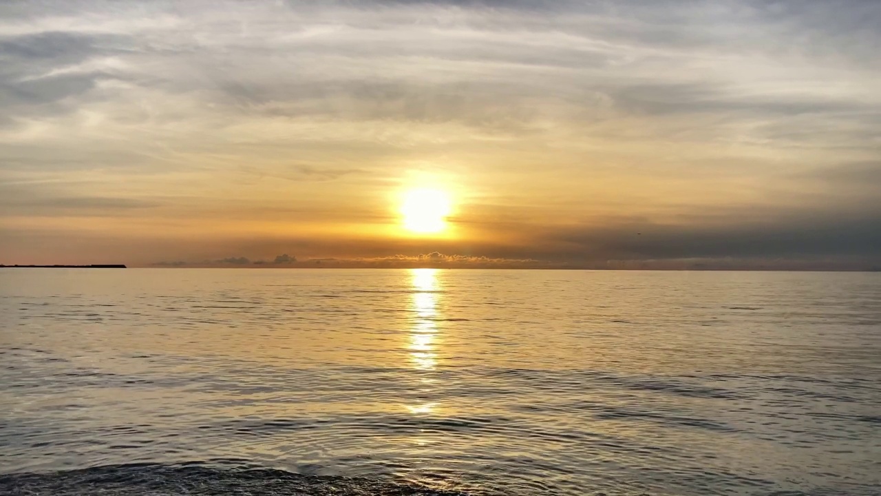 冲绳浦尾西海岸的夜景视频素材