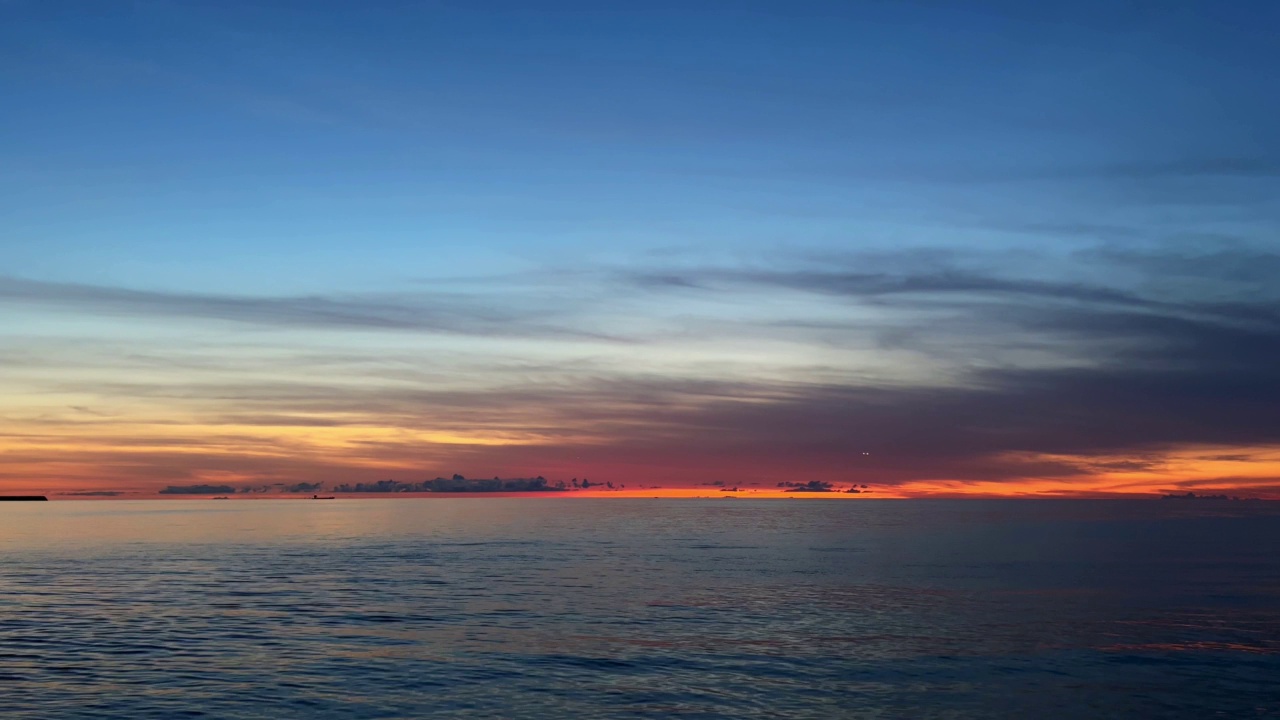 冲绳浦尾西海岸的夜景视频素材