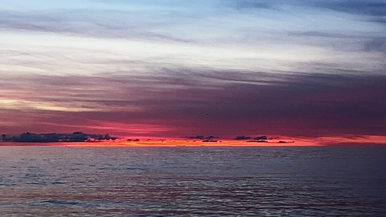 冲绳浦尾西海岸的夜景视频素材