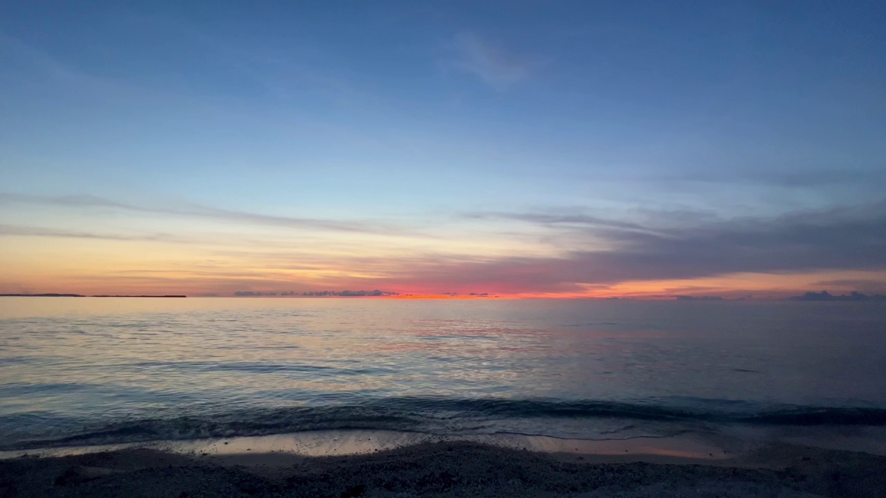 冲绳浦尾西海岸的夜景视频素材