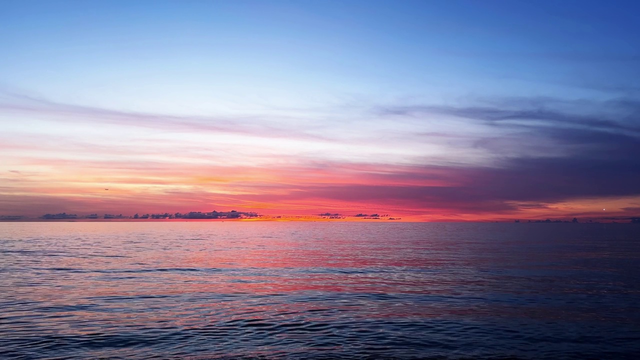 冲绳浦尾西海岸的夜景视频素材