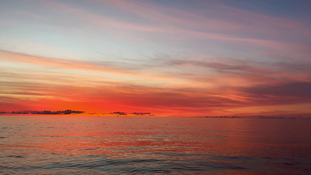 冲绳浦尾西海岸的夜景视频素材