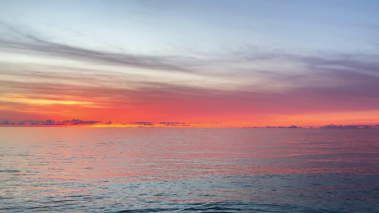 冲绳浦尾西海岸的夜景视频素材