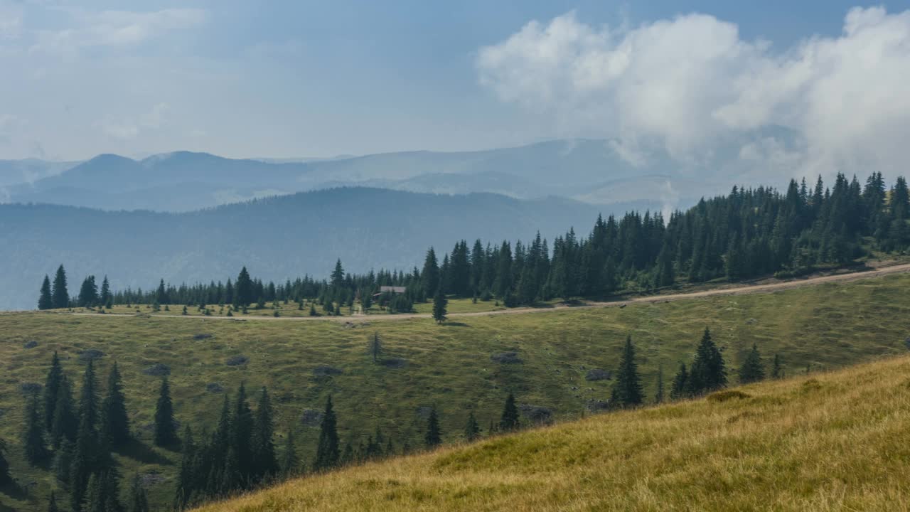 巴郎山脉的山地景观视频素材