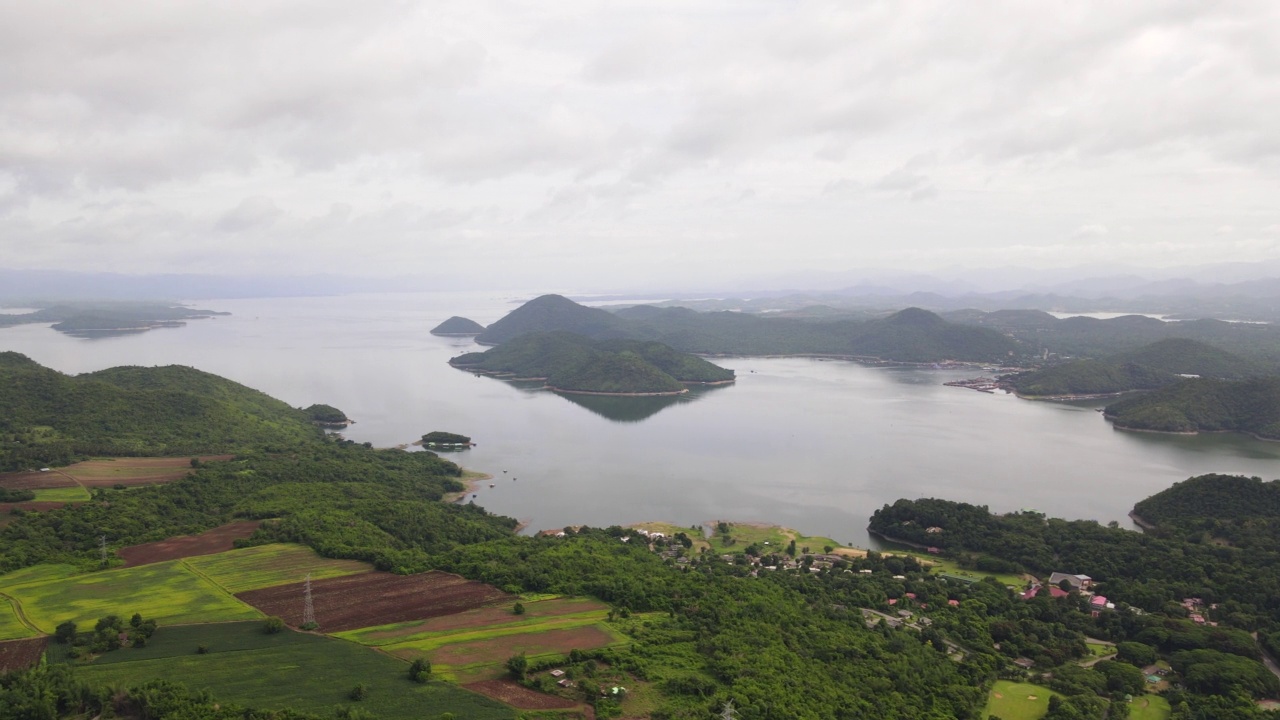 飞越水坝和水库湖视频素材