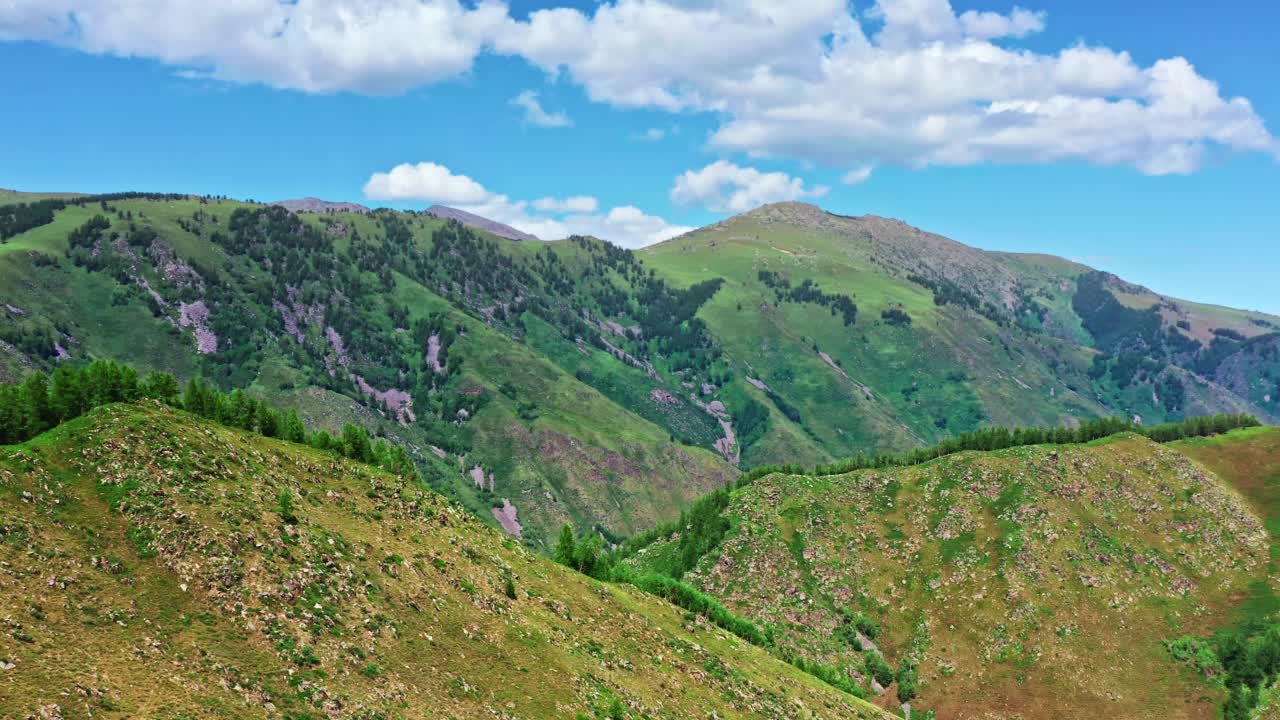 新疆山清水秀，云天美景视频素材