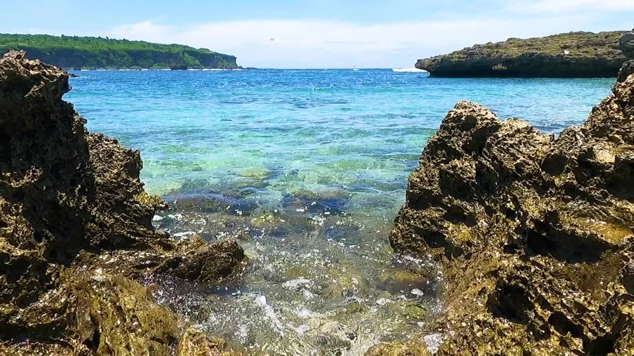 美丽的宫古岛海，海浪视频视频素材