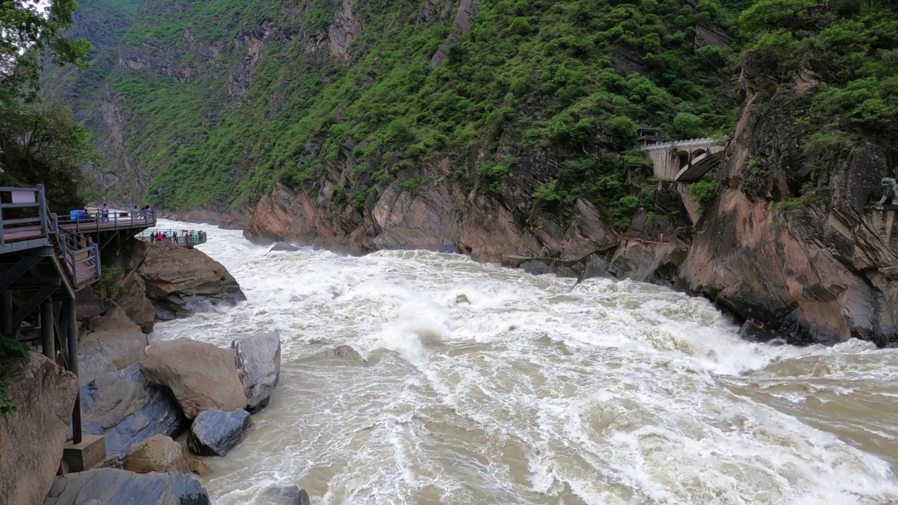 长江第一湾——虎跳峡视频素材