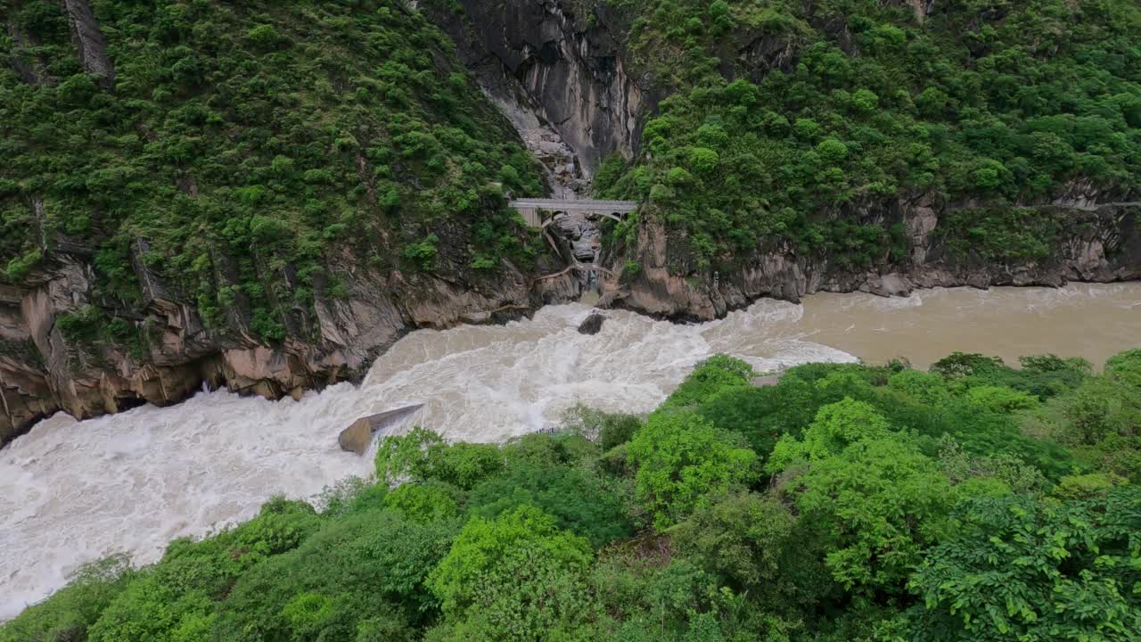 长江第一湾——虎跳峡视频素材