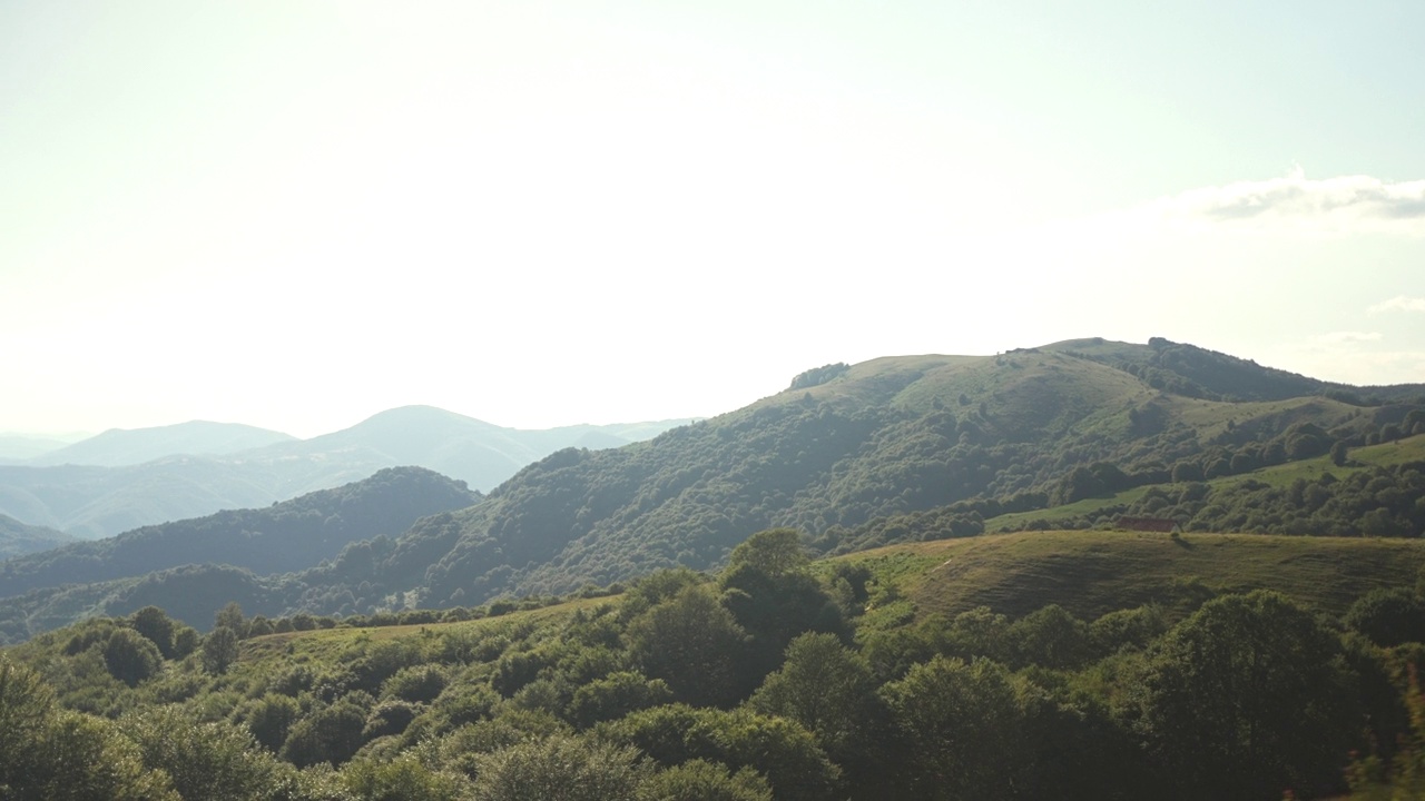 马其顿的奥索戈沃山上的夏日视频素材