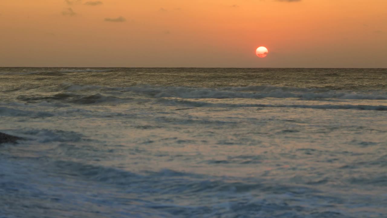 日出和海浪-时间流逝视频素材