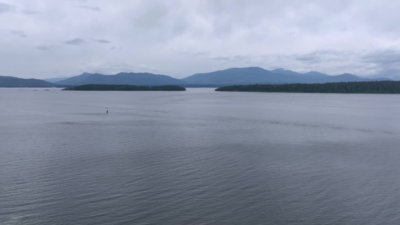 环绕英属哥伦比亚海湾群岛的太平洋视频素材