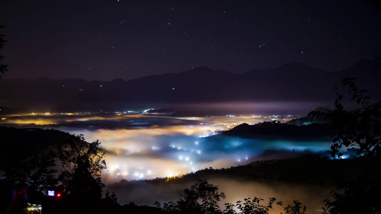 云在山中夜视频下载