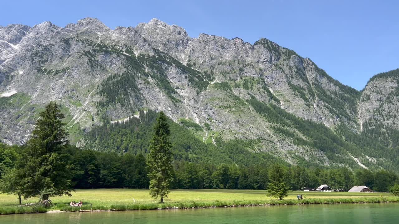 依山而建，依山傍水，依山傍水视频素材