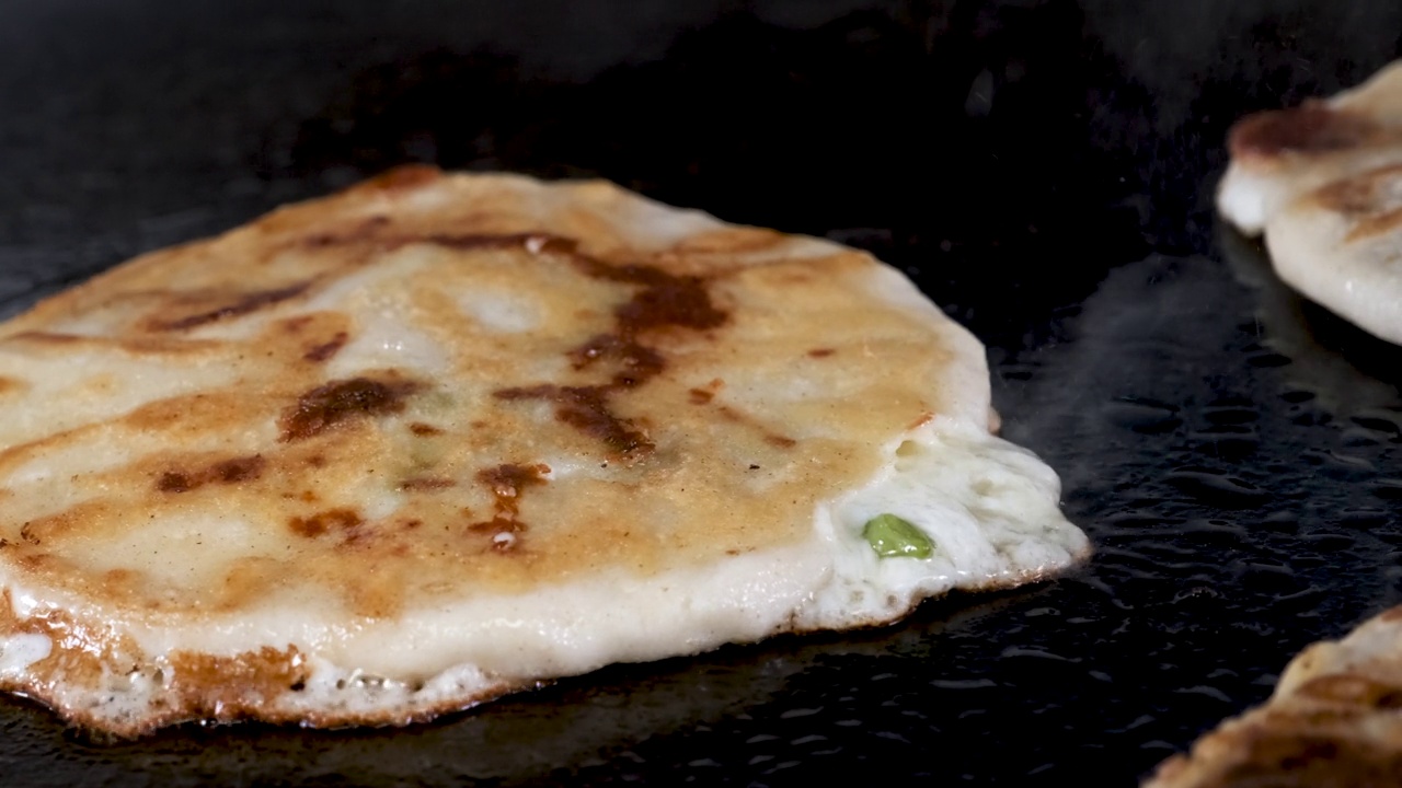 萨尔瓦多烤肉(pupusa salvadorena)视频素材