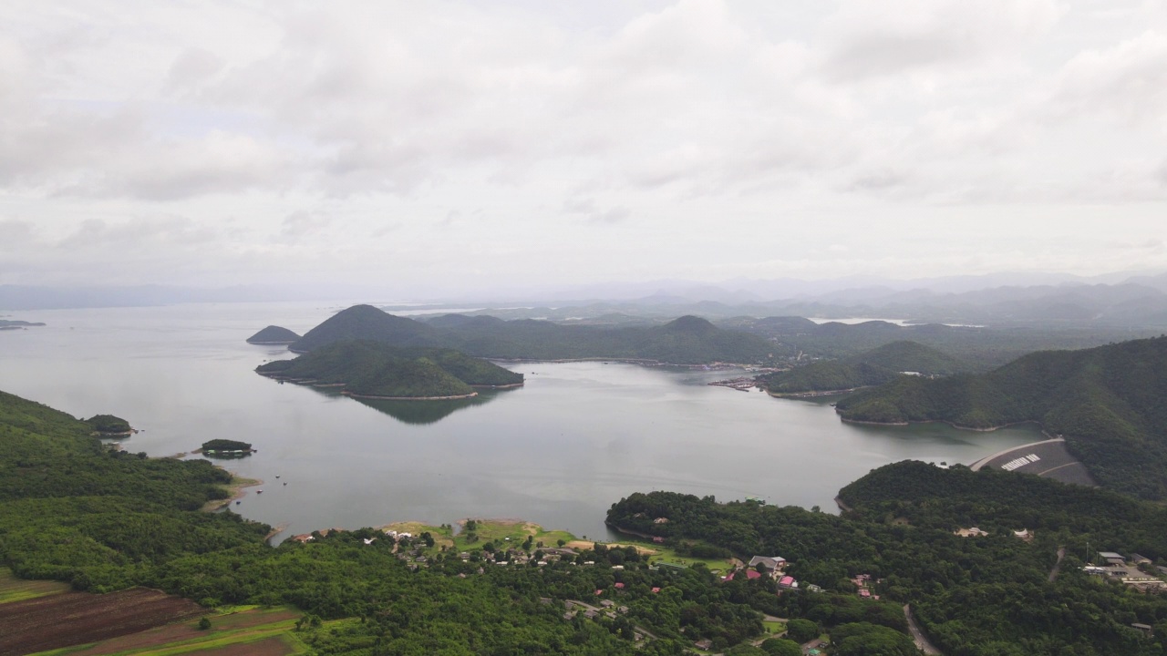 飞越水坝和水库湖视频素材