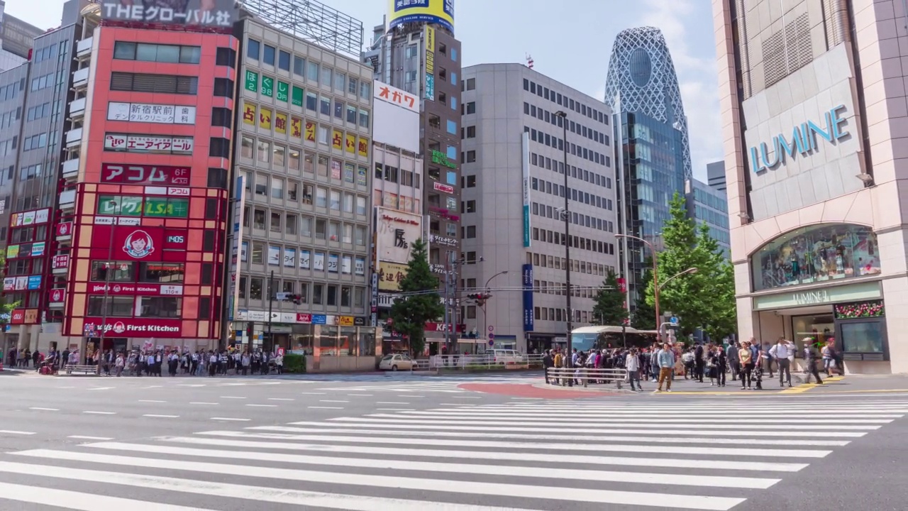 4K时间流逝:日本东京新宿地区的交通和人群穿越时间流逝。视频下载