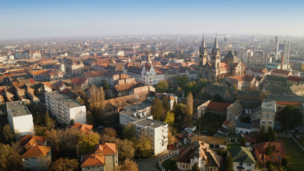 Timisoara城——罗马广场上的千年教堂视频素材