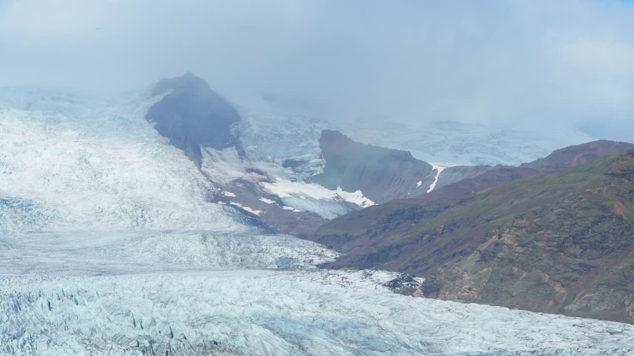 冰川Fjallsjökull是Vatnajökull冰川的一部分，Vatnajökull国家公园，冰岛。视频素材