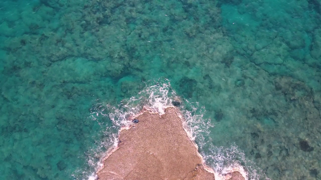 海浪无人机视图，岩石，大海
岩石
岩石
岩石视频下载