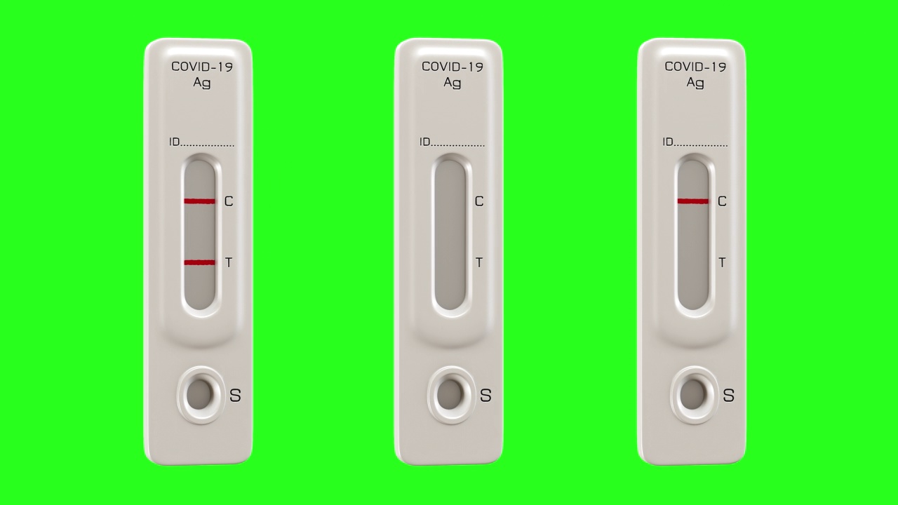 正面和负面的。Covid-19 - Sars-Cov-2抗原鼻拭子检测试剂盒被渲染成3D，并在绿色屏幕背景上循环。视频素材