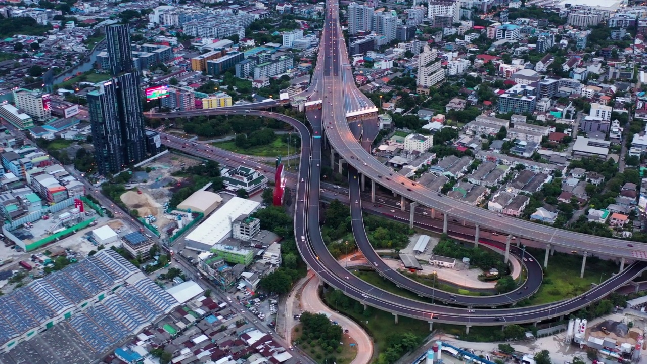 曼谷高架道路的鸟瞰图视频素材