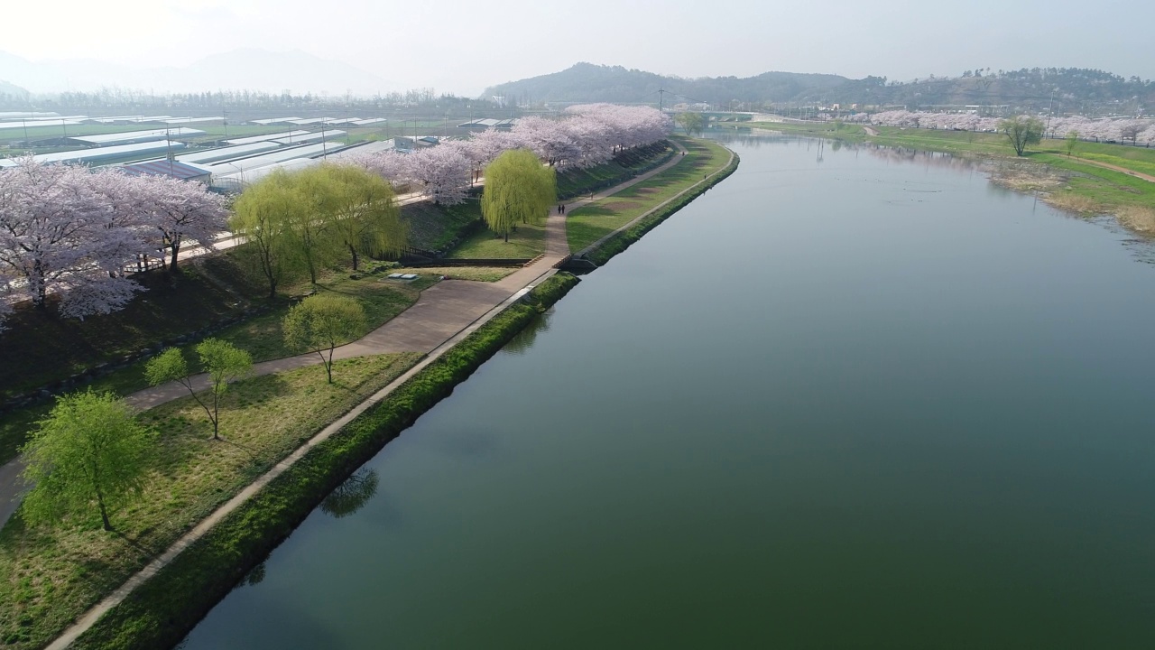 韩国全罗南道顺川市丰德区东川附近的长廊视频素材