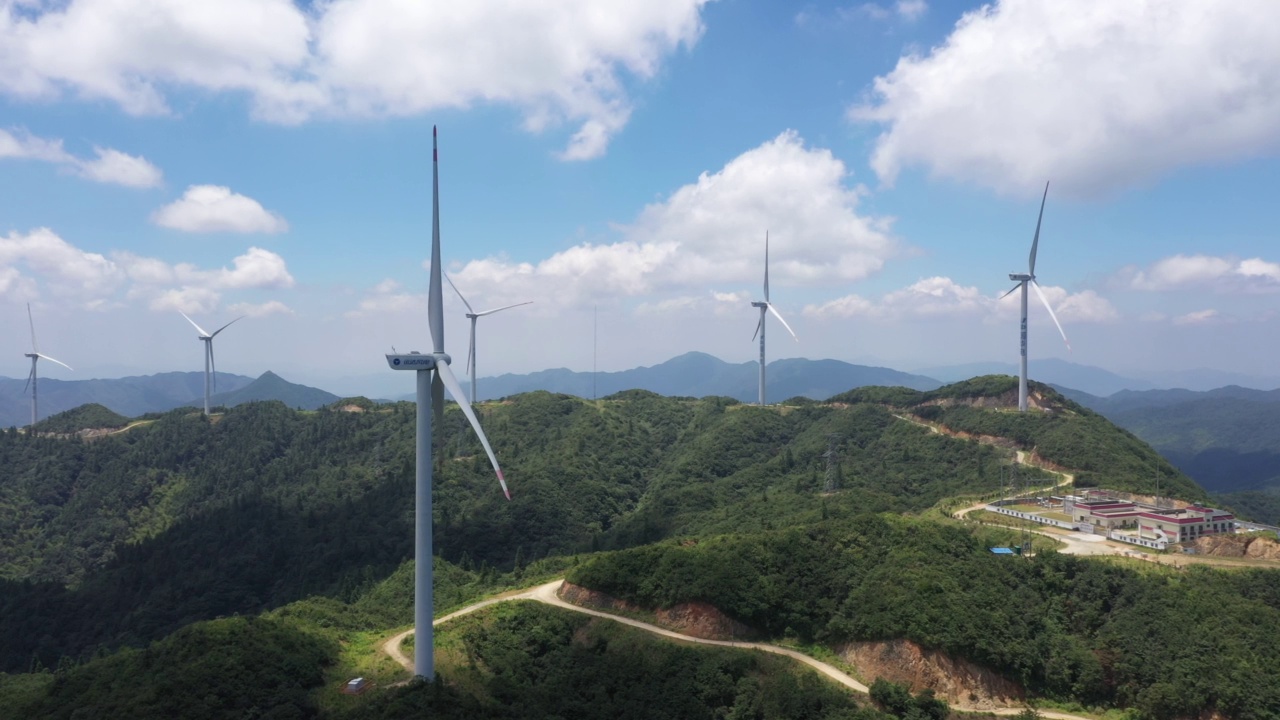 大型风电场的航拍，江西，中国视频素材