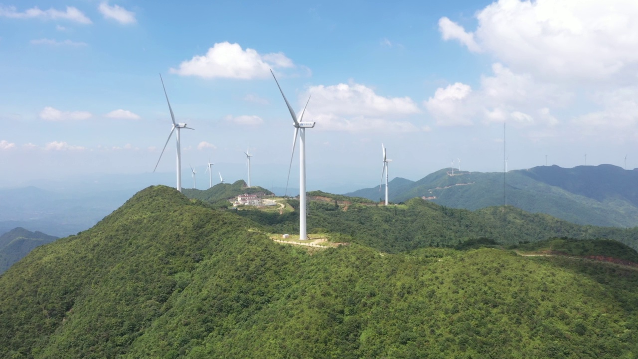 大型风电场的航拍，江西，中国视频素材