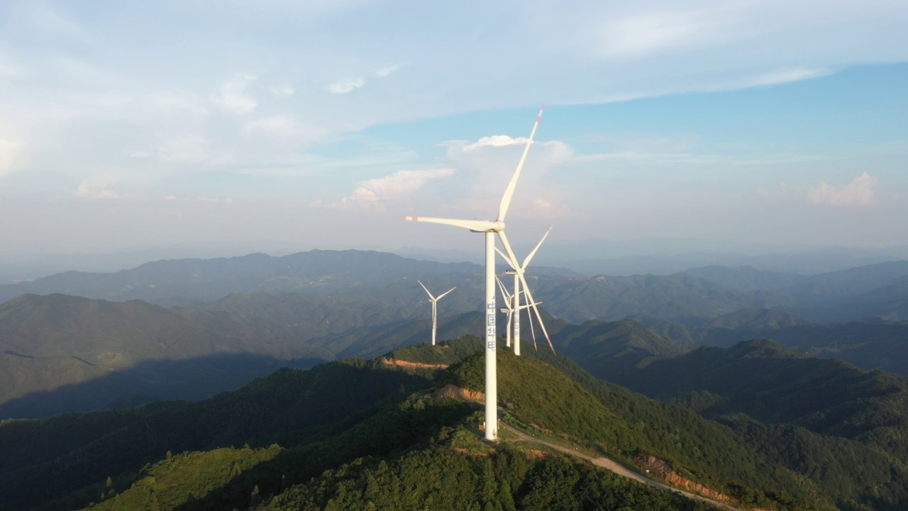 大型风电场的航拍，江西，中国视频素材