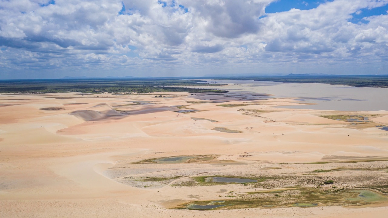 景观时间推移的沙丘和云，Jericoacoara, Ceará，巴西视频素材