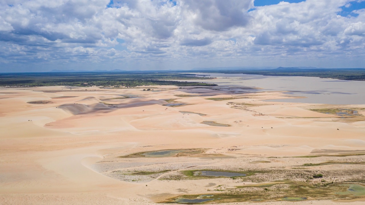 景观时间推移的沙丘和云，Jericoacoara, Ceará，巴西视频素材