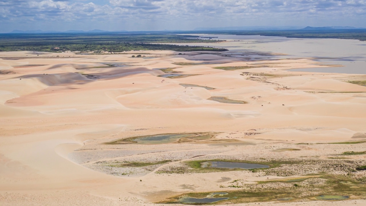 景观时间推移的沙丘和云，Jericoacoara, Ceará，巴西视频素材