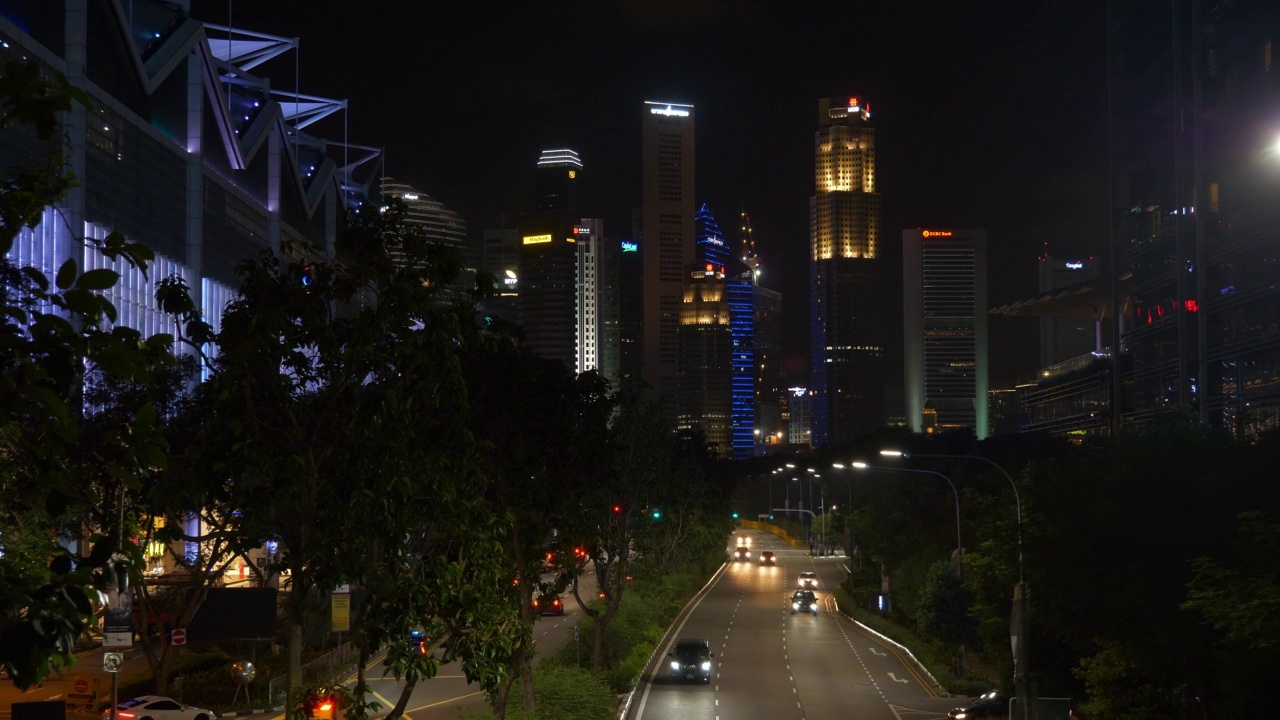 新加坡城市夜景照明市区交通街道道路全景4k视频素材