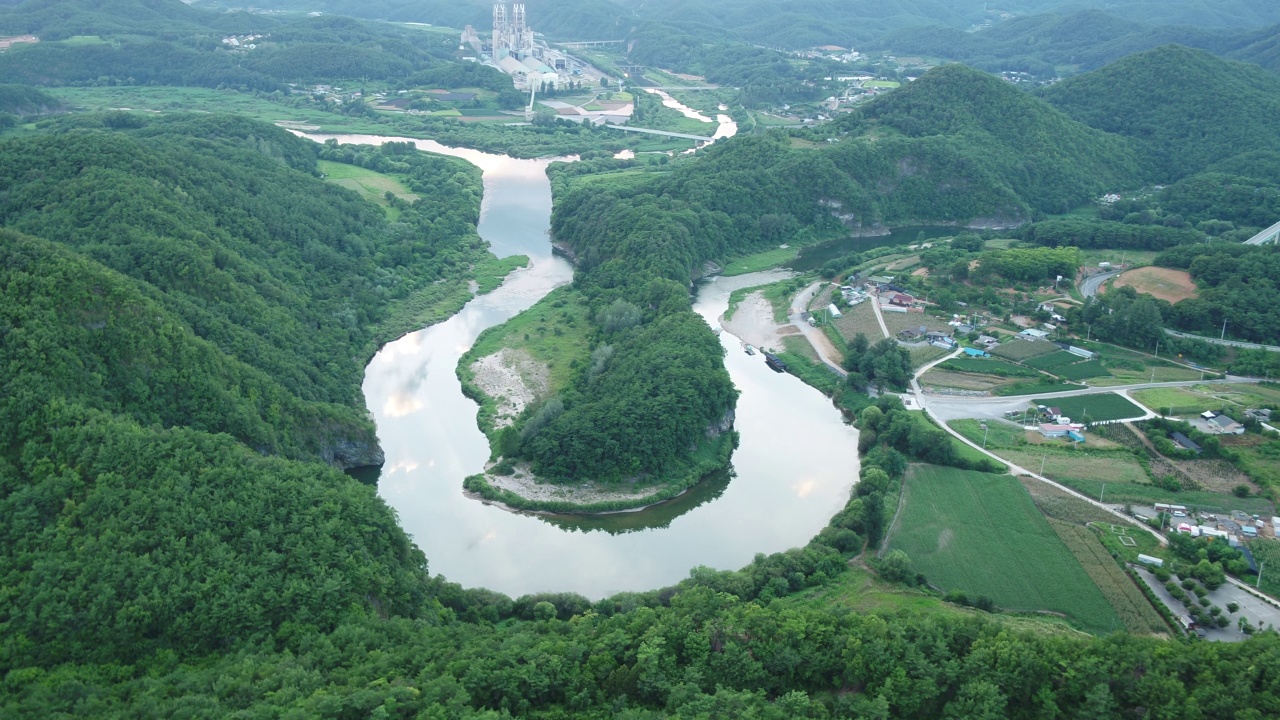 韩国江原道英越郡仙南村的迷你朝鲜半岛风景视频素材