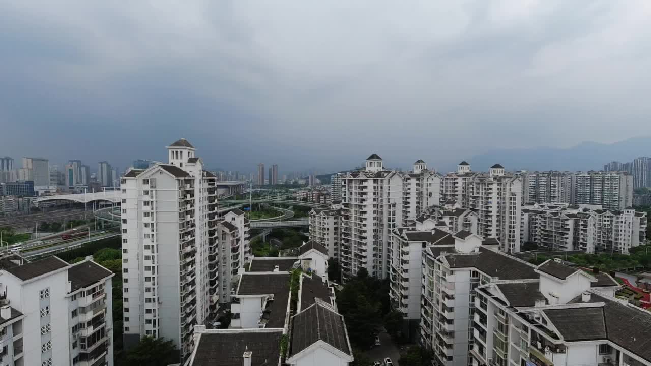 台风前的城市云景视频素材