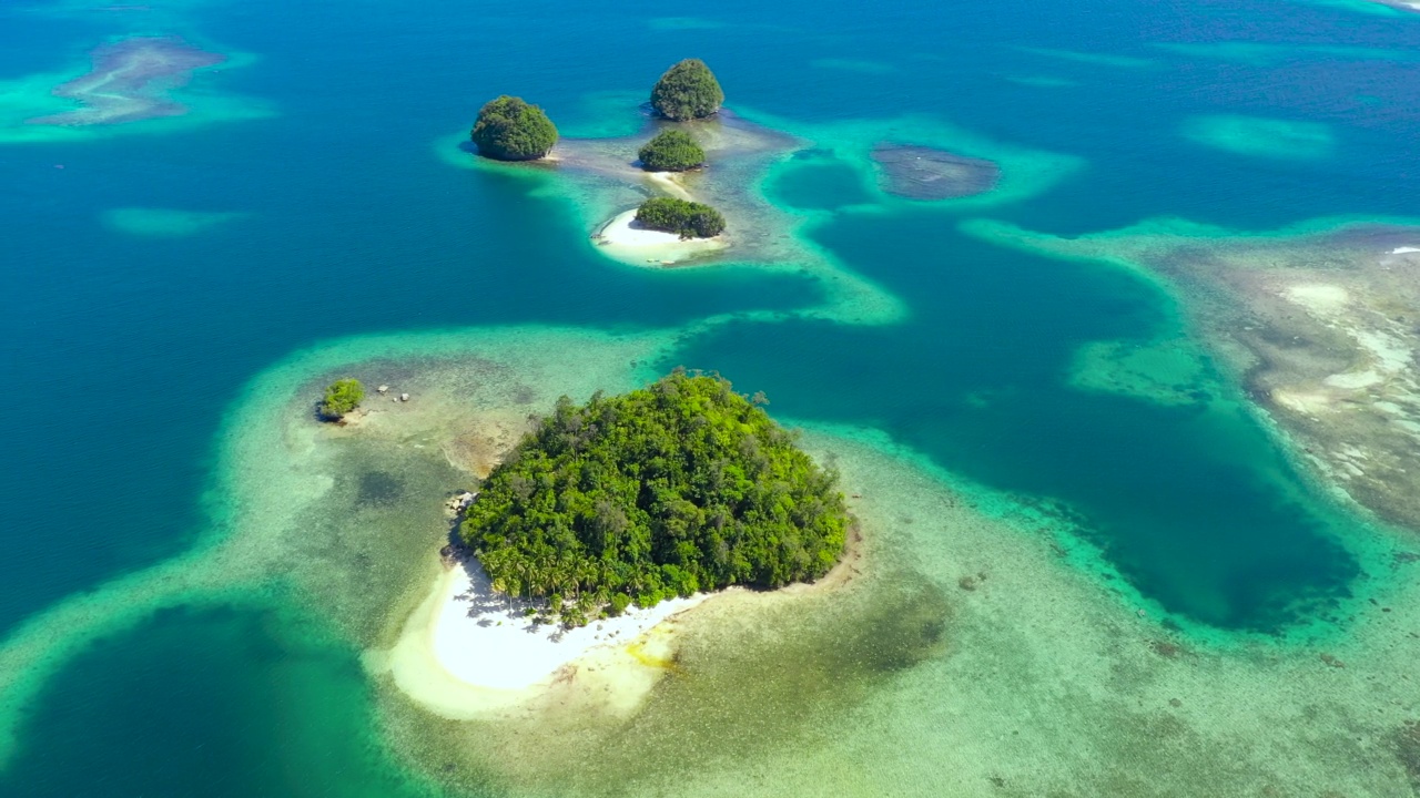 不列颠尼亚群岛。Surigao Del Sur，棉兰老岛，菲律宾。视频素材