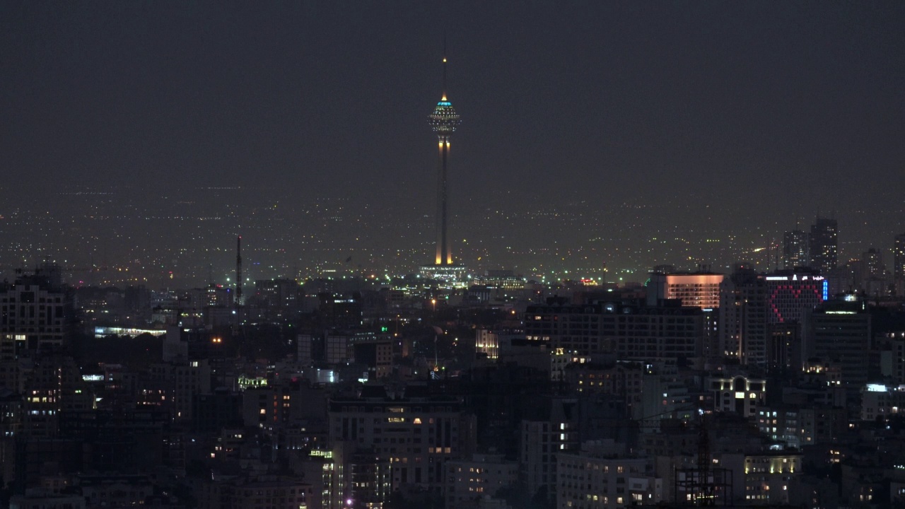 德黑兰城市的夜景视频素材