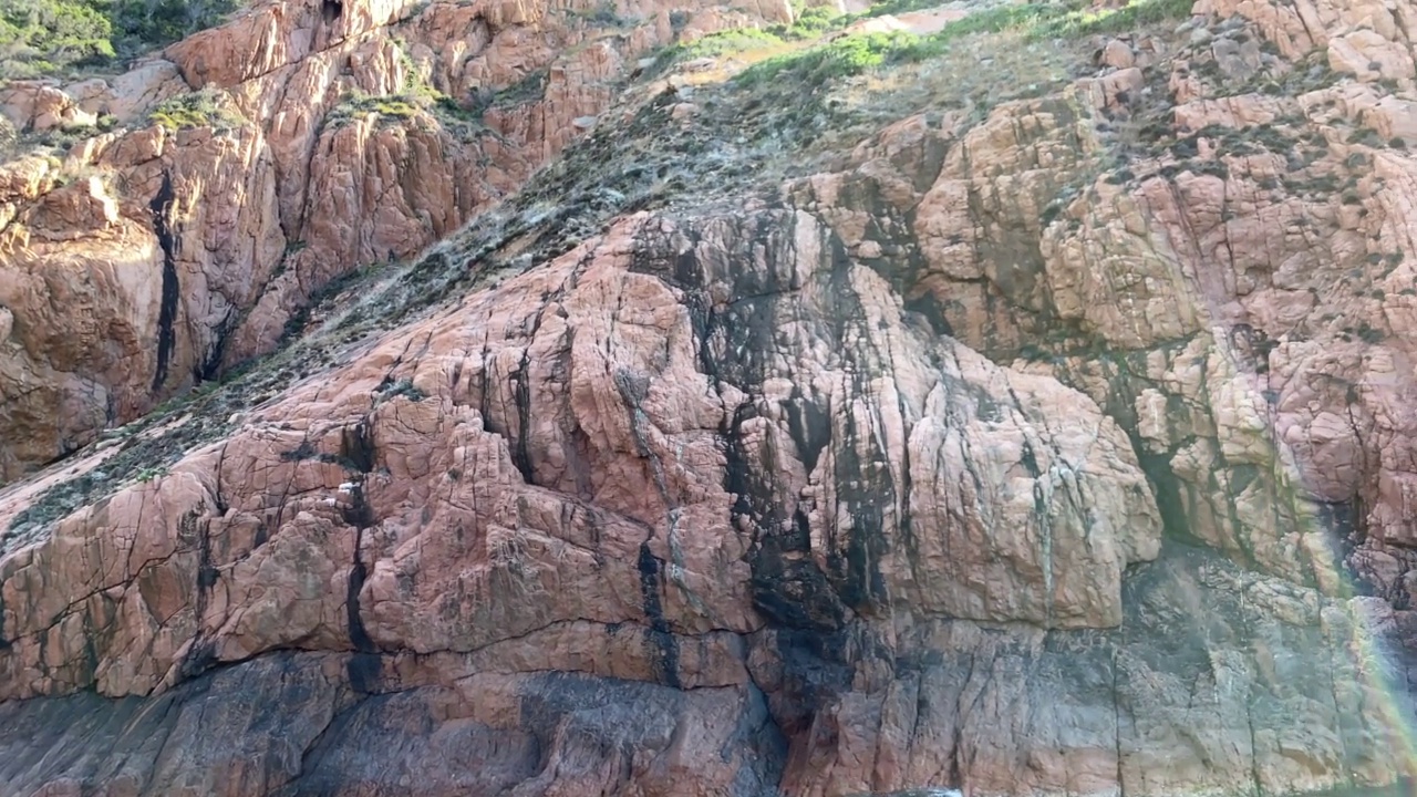 风景如画的海景，斯坎多拉自然保护区，科西嘉岛，法国视频素材