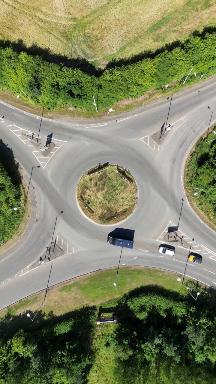 英国回旋路口鸟瞰图视频素材