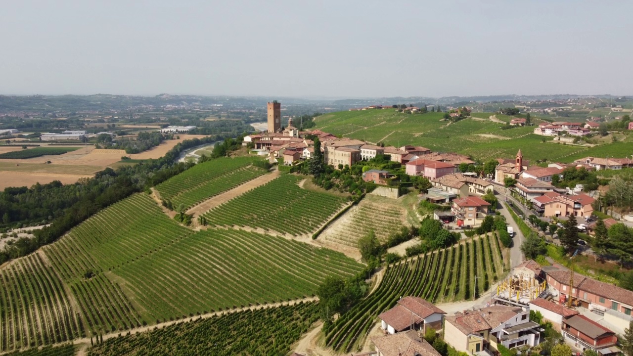 皮埃蒙特Langhe Monferrato Barbaresco鸟瞰图视频素材