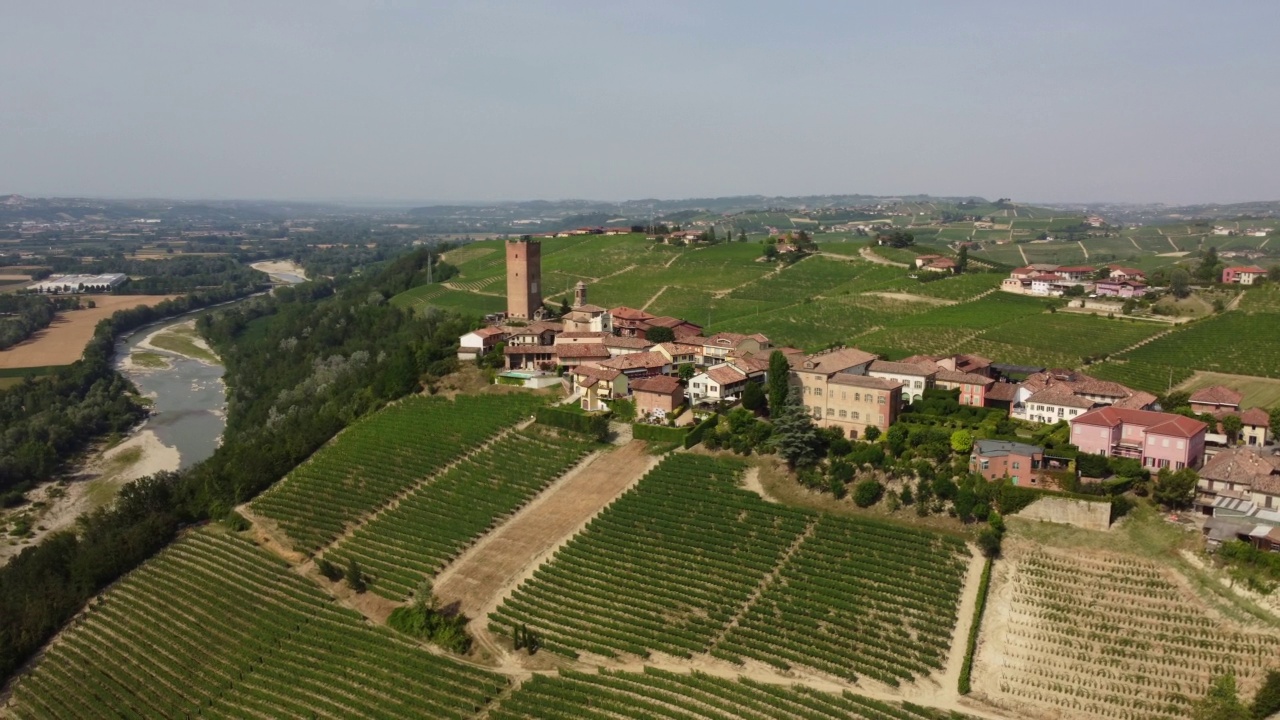 皮埃蒙特Langhe Monferrato Barbaresco鸟瞰图视频素材