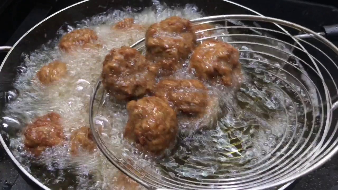 鸡肉丸子视频素材